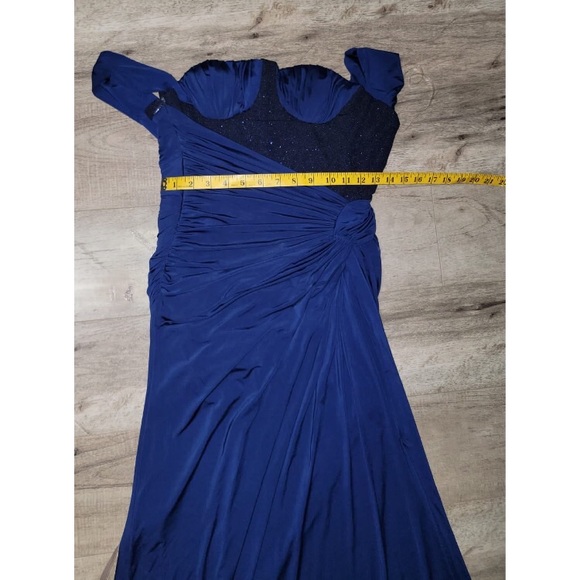 (W) Blue Gown From House of Cb - Picture 10 of 13